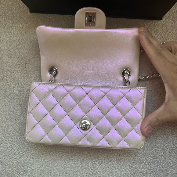 AUTHENTIC - CHANEL MINI - 21K PINK IRIDESCENT - Picture 10 of 11